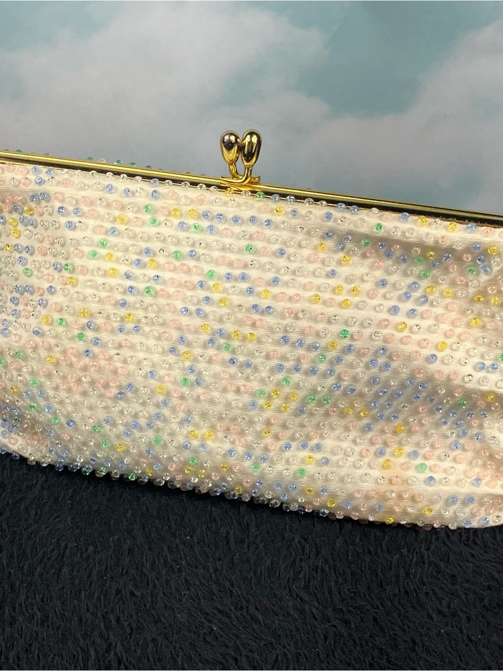 Vintage Lumured Pastel Beaded Clutch Purse Gold Tone Kiss Lock Evening Bag
